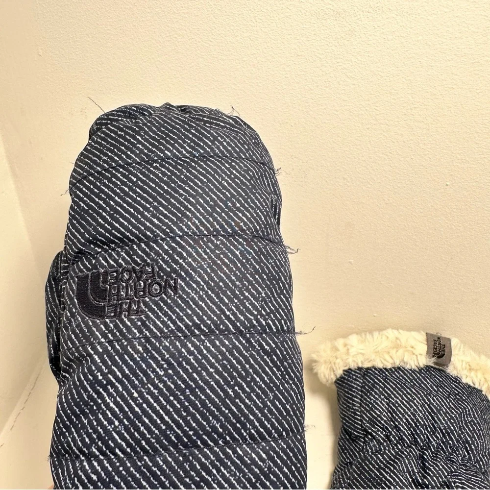 THE NORTH FACE Girls Mittens Cozy Fleece Lined Denim Color Size Medium 8-9 Years